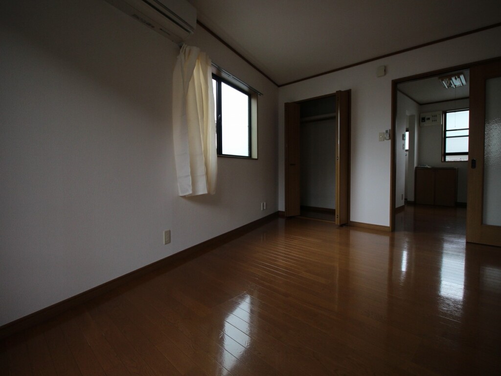 サンハイツ上杉205
